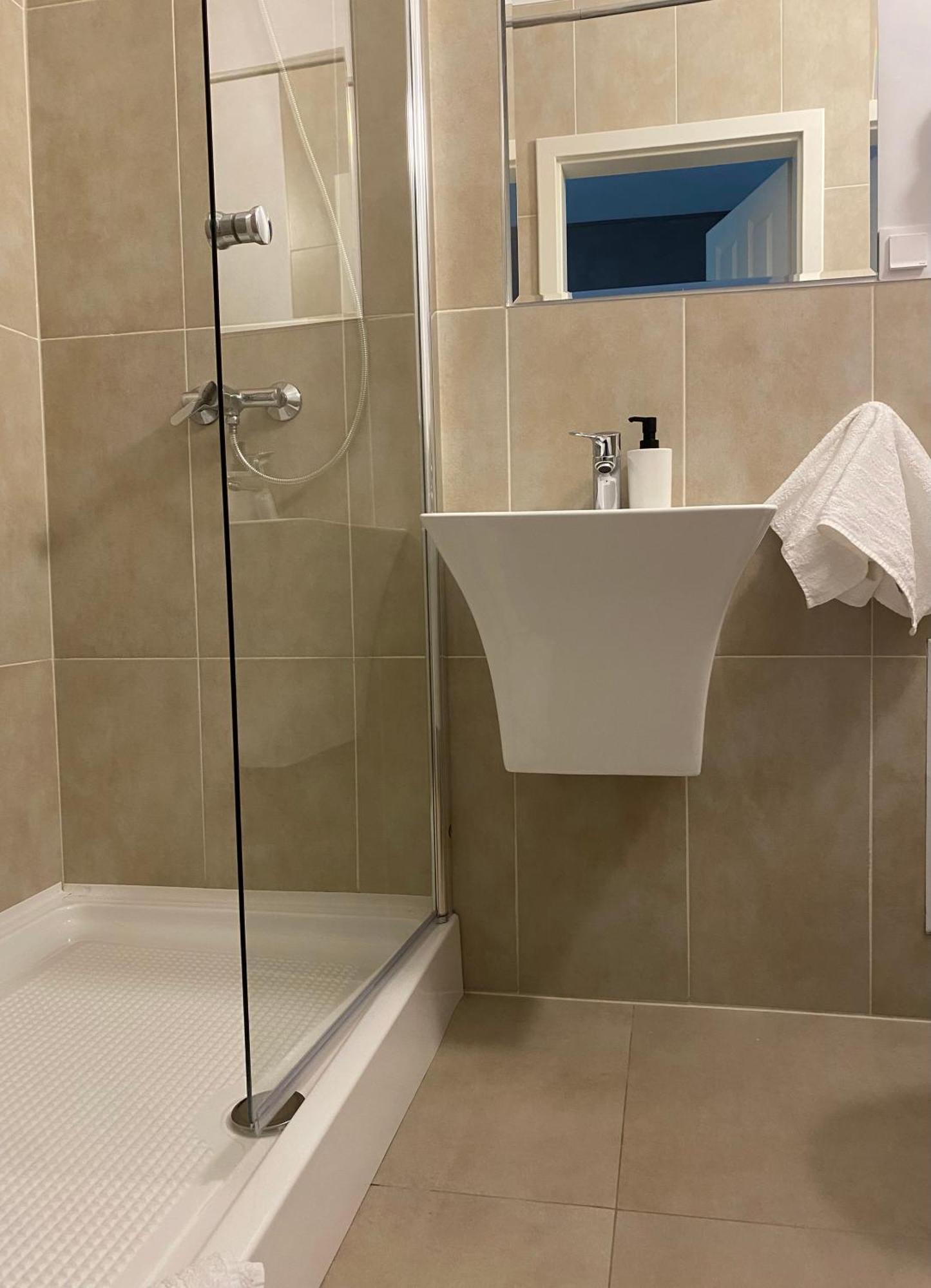 Hotel New House Sybin Zewnętrze zdjęcie